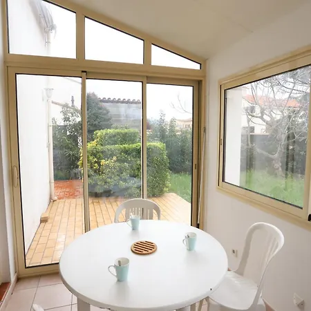 בית נופש St Cyprien Grande Maison Familiale Proche *
